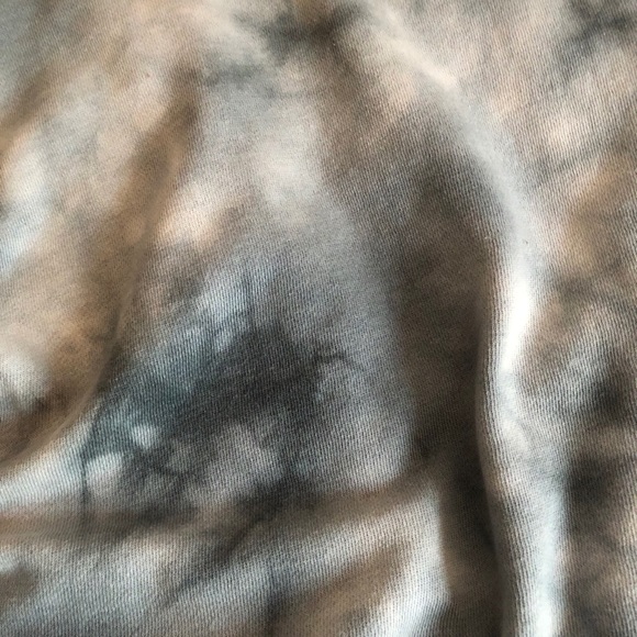 Garage sweater - Picture 2 of 2